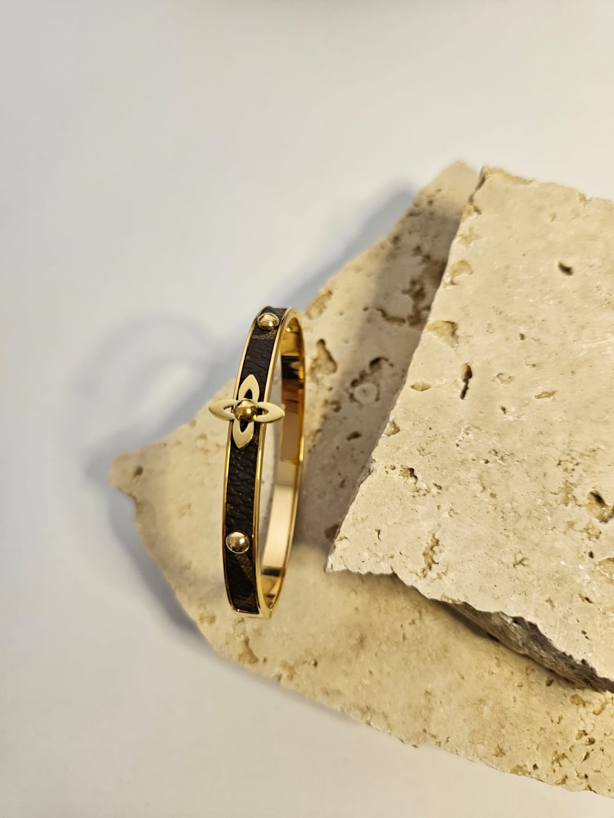 AMBER BANGLE | GOLD & LEATHER