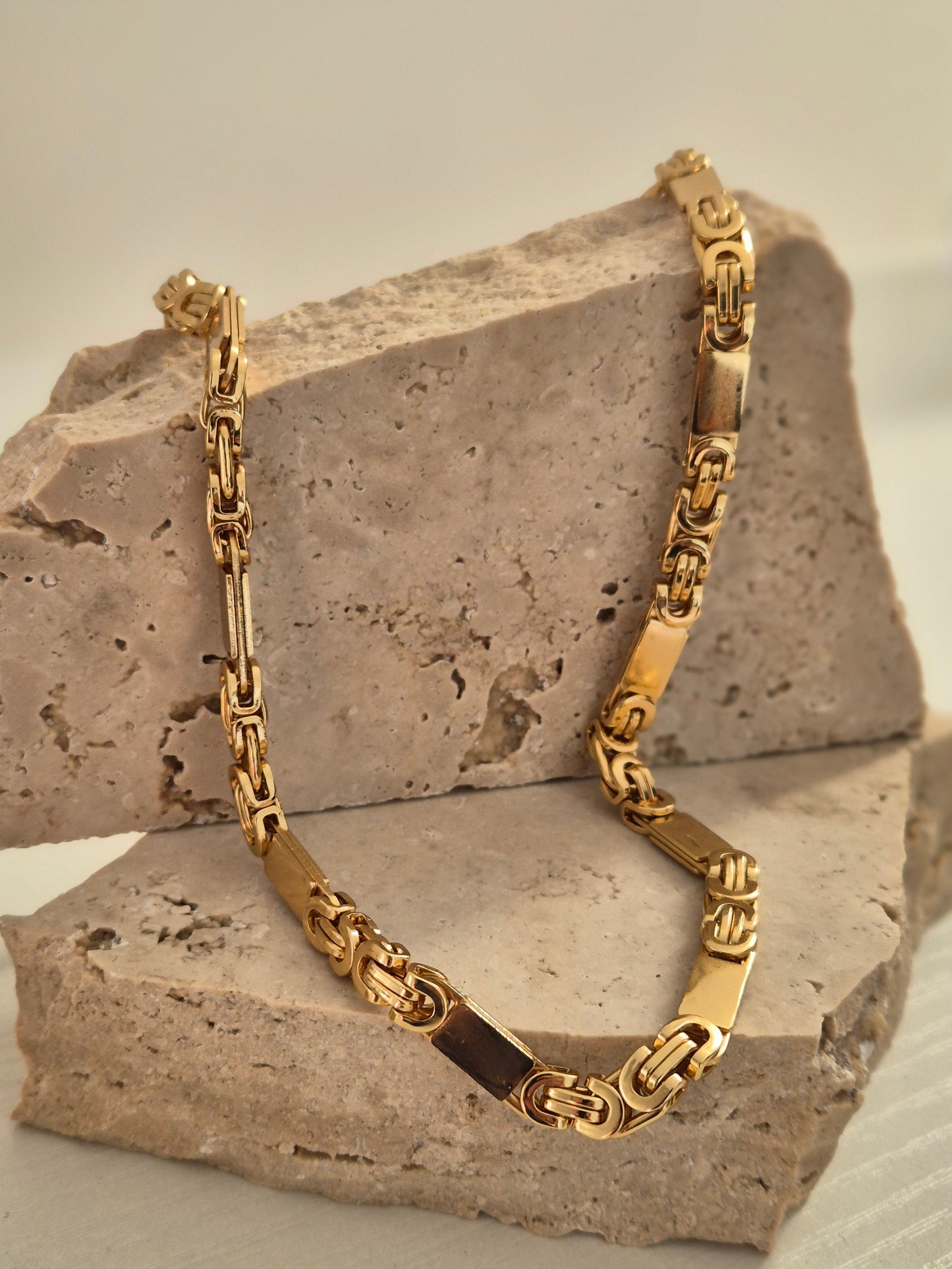 CHRISTINE NECKLACE | GOLD